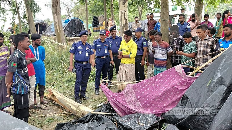নওগাঁয় ঝড়ে গাছ উপড়ে অন্তঃসত্ত্বা বেদে নারীর মৃত্যু