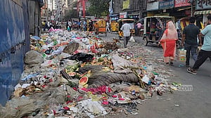 জ্বালানি সংকট: নারায়ণগঞ্জে বর্জ্য অপসারণ ব্যাহত, ভোগান্তি