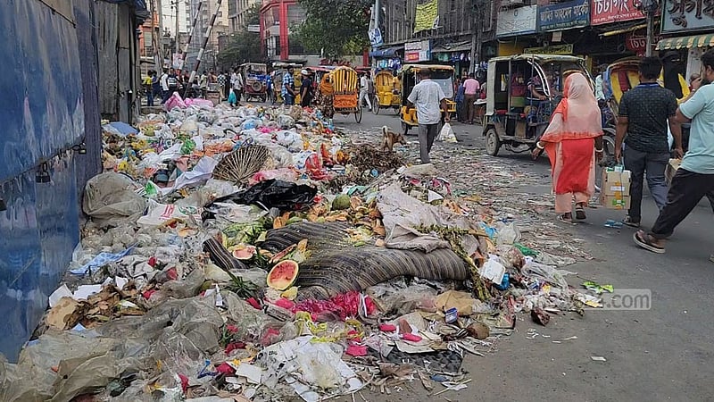 জ্বালানি সংকট: নারায়ণগঞ্জে বর্জ্য অপসারণ ব্যাহত, ভোগান্তি
