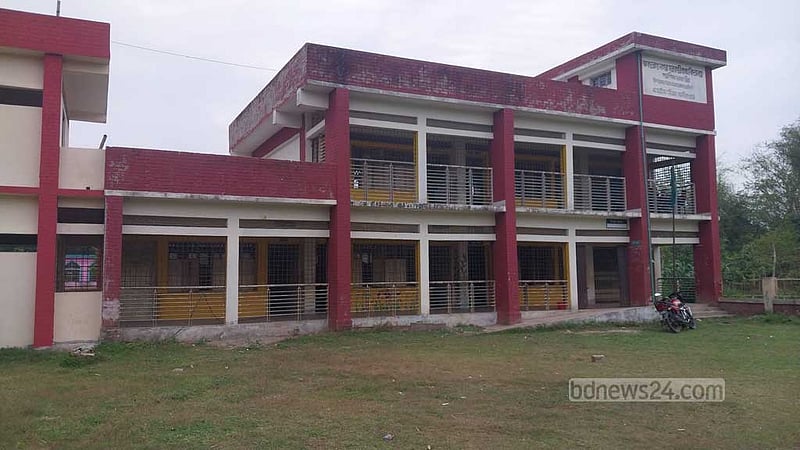 নরসিংদীতে খাতা না দেখেই ফল প্রকাশের অভিযোগ