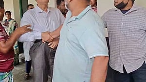 নরসিংদীতে অফিস কক্ষে ঢুকে কলেজ অধ্যক্ষের ওপর ‘হামলা’, থানায় অভিযোগ