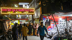 বিদ্যুৎ সাশ্রয়ে আবার সন্ধ্যা ৭টায় বন্ধ হবে দোকানপাট