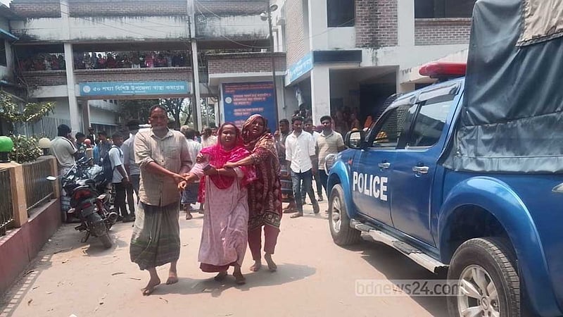 নীলফামারীতে বালু বোঝাই ট্রাক্টরের ধাক্কায় ভ্যান চালকের মৃত্যু