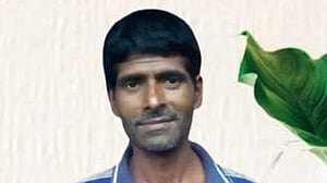 নোয়াখালীতে ট্রাক্টর চাপায় ব্যবসায়ীর মৃত্যু