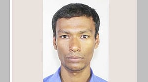 কোম্পানীগঞ্জে ৩৬৭ বোতল বিদেশি মদসহ র‍্যাবের হাতে যুবক আটক