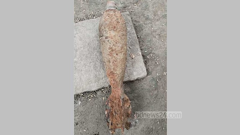 নোয়াখালীতে খাল খননের সময় বেরিয়ে এল মর্টার শেল