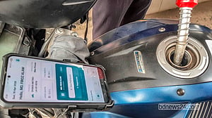 দাম বাড়ার পরও তেলের পাম্পে সেই একই চিত্র