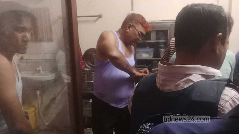 পদ্মায় নৌ-পুলিশ ও সন্ত্রাসীদের মধ্যে ‘গোলাগুলি’, ওসিসহ গুলিবিদ্ধ ৬