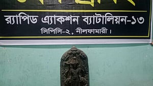 পঞ্চগড়ে ৮৭ লাখ টাকার কষ্টিপাথরের মূর্তি উদ্ধার, যুবক গ্রেপ্তার