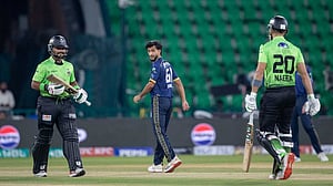 ৫ ছক্কায় পারভেজের ঝড়ো ইনিংস
