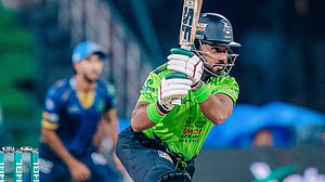 ৩ ছক্কা ৩ চারে পারভেজের অপরাজিত ৪৭