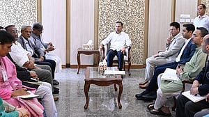 বই পড়ার কর্মসূচি: বিশ্বসাহিত্য কেন্দ্রের সঙ্গে যৌথভাবে কাজ করবে সরকার