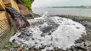বুড়িগঙ্গা আর বদলাল না!