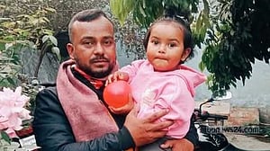 রাজবাড়ী‌তে বজ্রপা‌তে বাবার মৃত‌্যু, প্রা‌ণে বাঁচ‌ল কোলের সন্তান