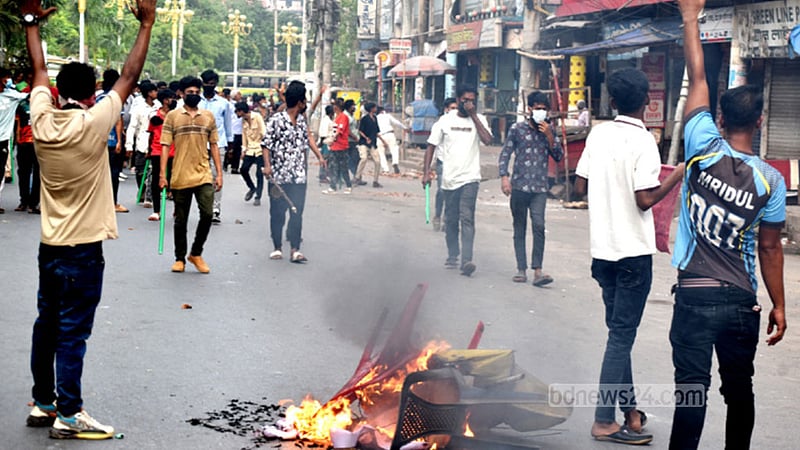 রাজশাহী শ্রমিক ইউনিয়নের কার্যালয় দখল নিয়ে সংঘর্ষ, হাতবোমা বিস্ফোরণ