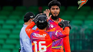 উইকেটশূন্য রিশাদ, আবার হারল তার দল