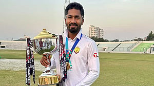 রবিউলের তোপে বিধ্বস্ত এনামুল-মিঠুনরা