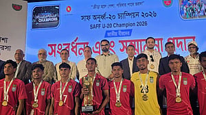সাফজয়ী মাহিন-মুর্শেদরা পেলেন ক্রীড়া কার্ড