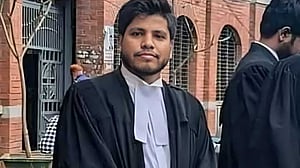 আইনজীবী আলিফ হত্যা: চিন্ময় দাশের পক্ষে বাদীর জেরা পেছাল