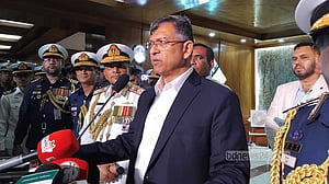 দেশে ‘জঙ্গি আছে’ মানছেন উপদেষ্টা জাহেদ, অস্বীকার স্বরাষ্ট্রমন্ত্রীর