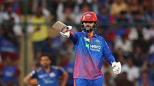 ৭ ছক্কা ৭ চারে বিধ্বংসী ইনিংসে আবারও ম্যাচ সেরা রিজভি