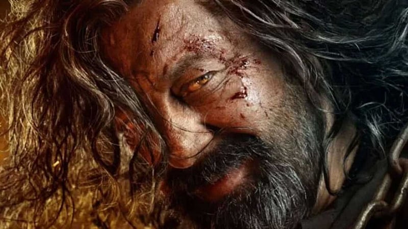 ফিরছে ‘খলনায়ক’, ফার্স্ট লুকে কঠোর-রুক্ষ সঞ্জয় দত্ত