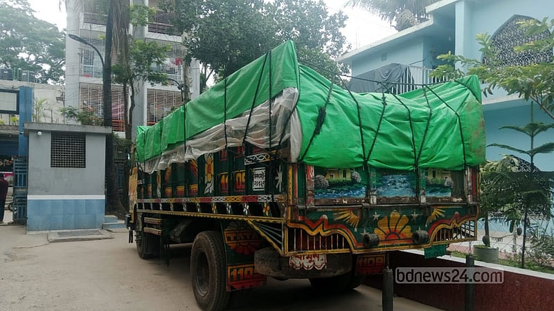 সাভারে খাদ্য অধিদপ্তরের ৩৬১ বস্তা চাল জব্দ, ট্রাক চালকসহ আটক ৩