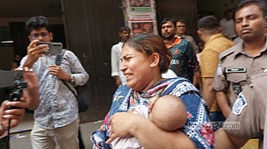 দেড় মাসের শিশু নিয়ে কারাগারে মা, বললেন ‘আমার বাচ্চাটা মারা যাবে’