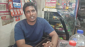 সন্ধ্যায় শপিং মল খোলা রাখতে চান ব্যবসায়ীরা, মহল্লার দোকানিরা নির্দেশনা বুঝতে পারছেন না
