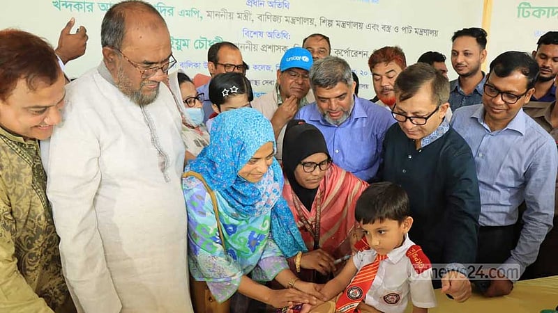 জ্বালানি তেলের মূল্যবৃদ্ধিতে মূল্যস্ফীতি নিয়ন্ত্রণে রাখার আশ্বাস বাণিজ্যমন্ত্রীর