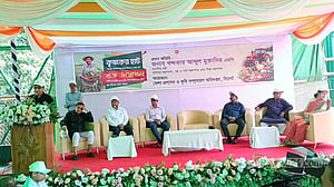 ‘কৃষকের হাটে’ স্বস্তি ফিরবে বাজারে: বাণিজ্যমন্ত্রী