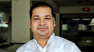 হাদি হত্যার ‘পরিকল্পনাকারী’ সাবেক কাউন্সিলর বাপ্পীর পাসপোর্ট স্থগিত