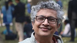ইউজিসি থেকে পদত্যাগ করলেন অধ্যাপক তানজিমউদ্দিন খান