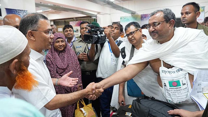 হজ ফ্লাইট উদ্বোধন করলেন প্রধানমন্ত্রী, দোয়া চাইলেন হজযাত্রীদের কাছে