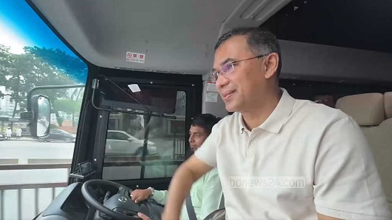 টাঙ্গাইলের পথে প্রধানমন্ত্রী