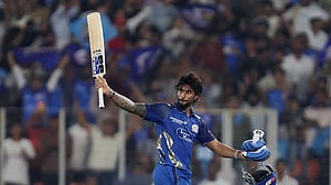 শেষ ওভারে ২০ রান নিয়ে তিলাকের ‘প্রথম’ সেঞ্চুরি