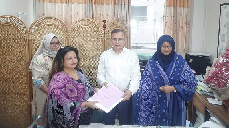 সংরক্ষিত নারী আসন: প্রথম দিনে ‘বিএনপি পরিচয়ে’ মনোনয়নপত্র নিলেন ৫২ জন