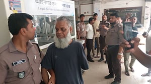 খালেদা জিয়ার গাড়িবহরে হামলা : 'হাতকাটা কাশেম’ ৫ দিনের রিমান্ডে