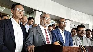 কোনো ‘চাপের মধ্যে নেই’: দুদকের নতুন চেয়ারম্যান