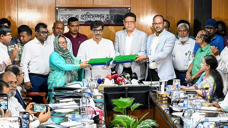 বিএলআরআইয়ের এভিয়ান ইনফ্লুয়েঞ্জা ও গোটপক্স ভ্যাকসিন বাণিজ্যিকভাবে উৎপাদন করা হবে: প্রাণিসম্পদ মন্ত্রী