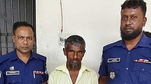 যশোরে ১১ বছরের শিশুকে ধর্ষণের অভিযোগে প্রতিবেশী গ্রেপ্তার