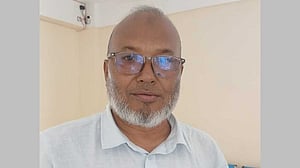 ভারতে যাওয়ার সময় বেনাপোলে আওয়ামী লীগ নেতা আটক