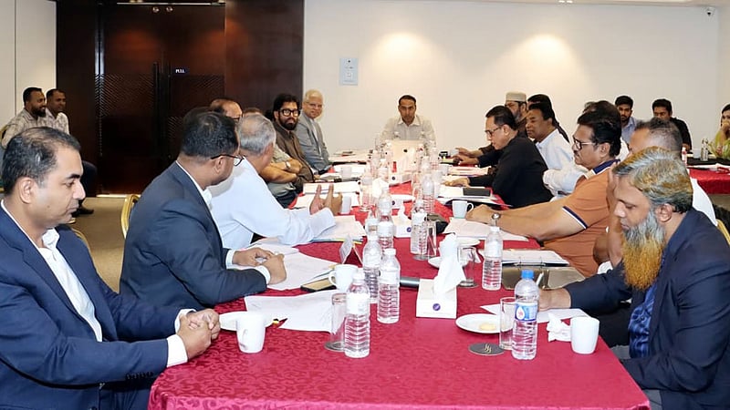বাংলাদেশ ফুটবল লিগ পেছাল প্রায় এক মাস