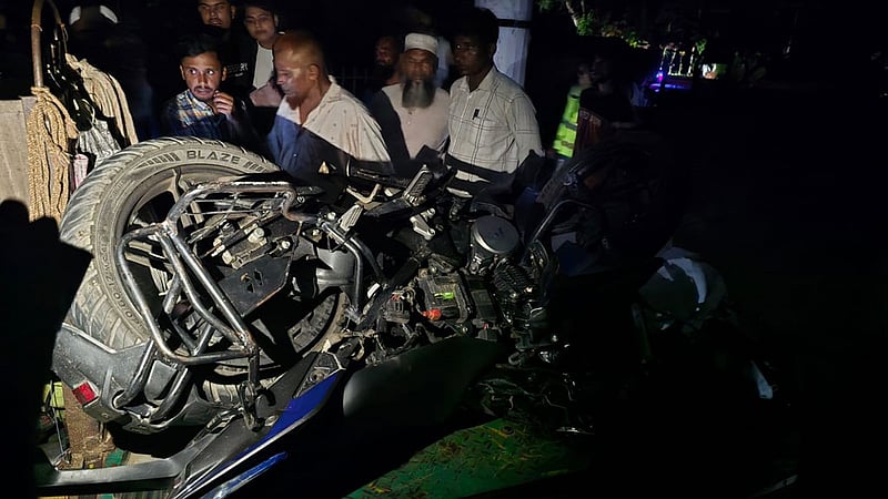 ভাঙ্গায় বাস-মোটরসাইকেলের সংঘর্ষে নিহত ৩