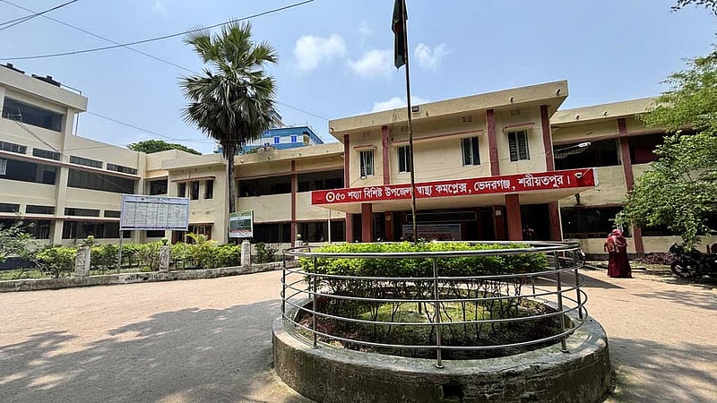 অফিস সময়ে বেসরকারি ক্লিনিকে প্র্যাকটিস, চিকিৎসকের কৈফিয়ত তলব