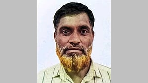 বঙ্গোপসাগরে ঝড়ের কবলে পড়ে ১৬ জেলে নিয়ে ট্রলারডুবি, নিখোঁজ ১