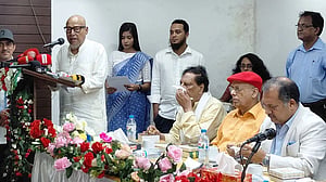 ‘আমার কষ্ট লেখার কেউ নেই’, বইয়ের প্রকাশনায় এসে বললেন নজরুল ইসলাম খান