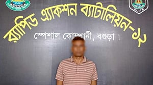 বগুড়ায় বাস চাপায় ৭ দিনমজুর নিহত: ২০ দিন পর চালক গ্রেপ্তার