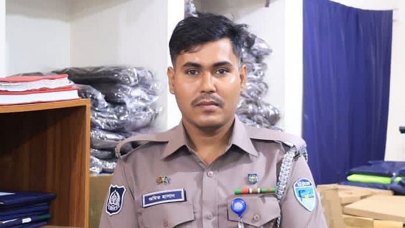 ব্রাহ্মণবাড়িয়ায় নদীতে ঝাঁপ দেওয়া নারীকে বাঁচালেন পুলিশ সদস্য