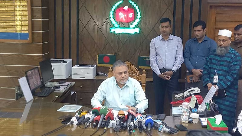 রাষ্ট্রপতি ভোট ‘ঐতিহাসিক’, বিশ্ববাসী তাকিয়ে আছে: নির্বাচনি কর্তা